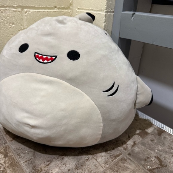 Kids SquishMallows Gordon the Shark Large Soft Stuffed Animal Toy Unisex No Tags - Picture 4 of 14